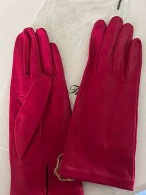 D&G Women's ReddishPink Vintage Leather Gloves